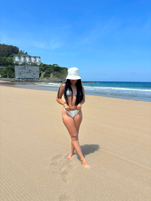 Cachonda jovencita fiestera Reina NOVEDAD