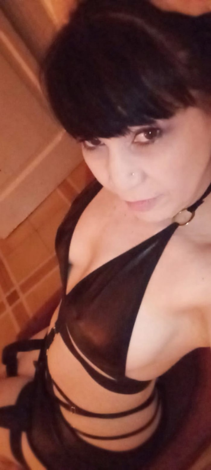 Nicol brasileña completa cariñosa viciosa fiestera