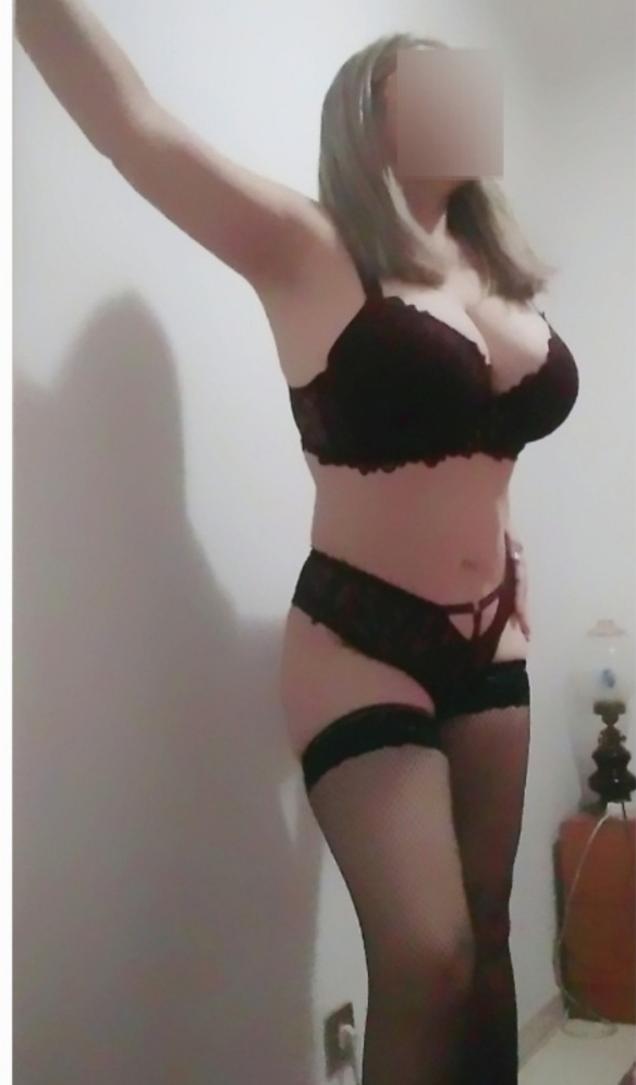 discreta amable independiente besucona trato de novio