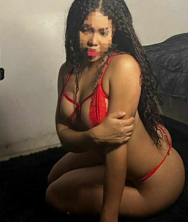 De regreso tú cachondo con muchas ganas de follar