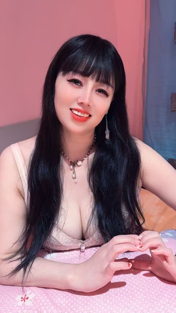 EXTROVERTIDAS ENROLLADAS, MALASAÑA, 692533333