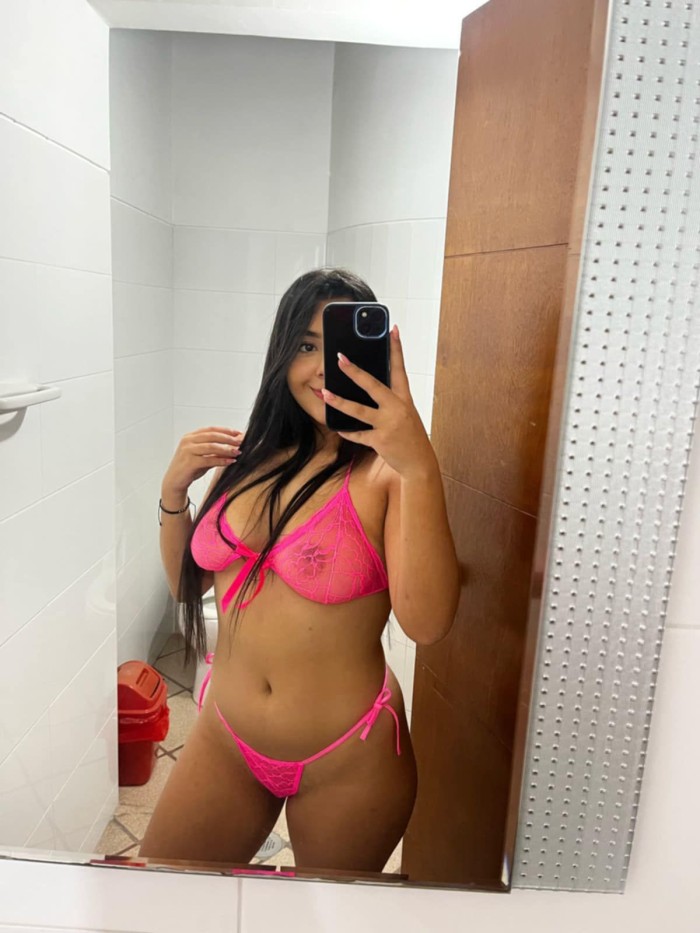 LATINA MORBOSA Y CALIENTE PARA QUE GOCES A TOPE