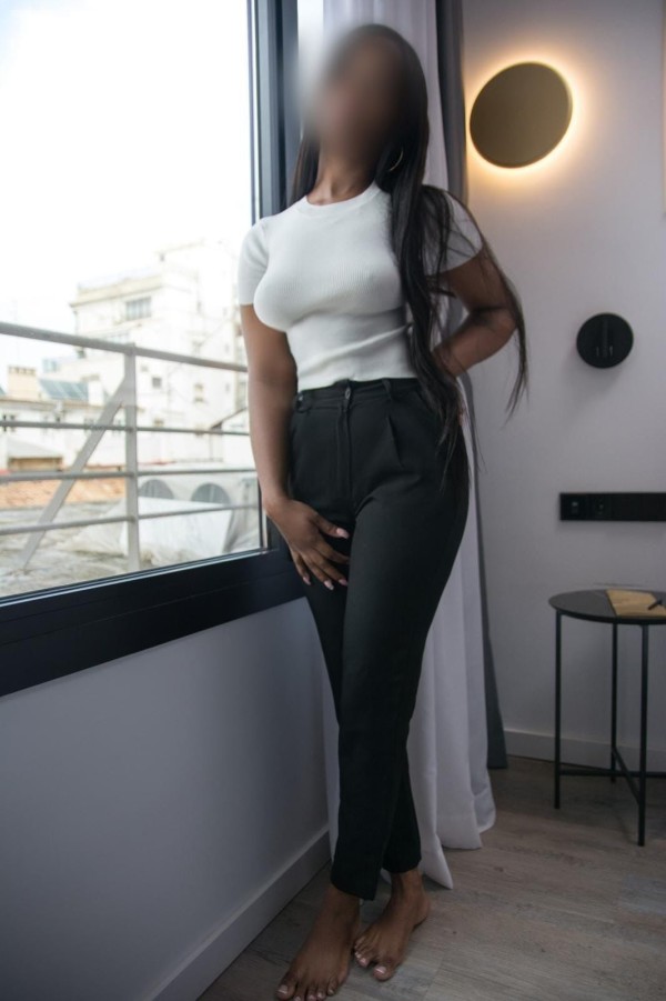 Follame la boquita, mulata fiestera a tope en león centro