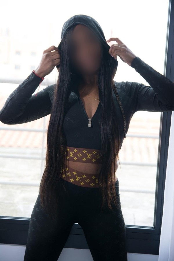 Follame la boquita, mulata fiestera a tope en león centro