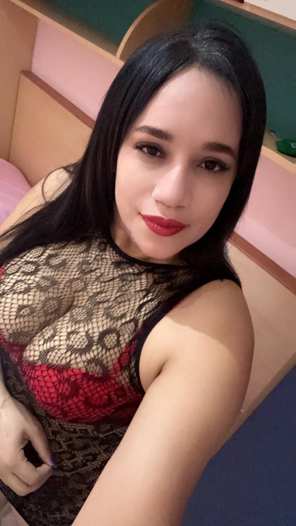 Cubana caliente en tu ciudad sin tabu