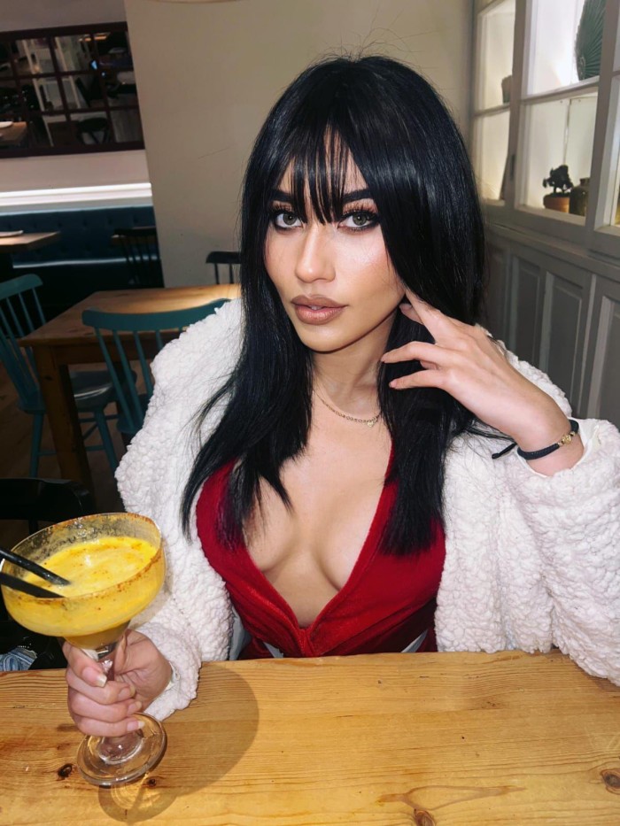 LUNA VENEZOLANA juguetona fiestera atiendo parejas EN TORREMOLINOS 24H