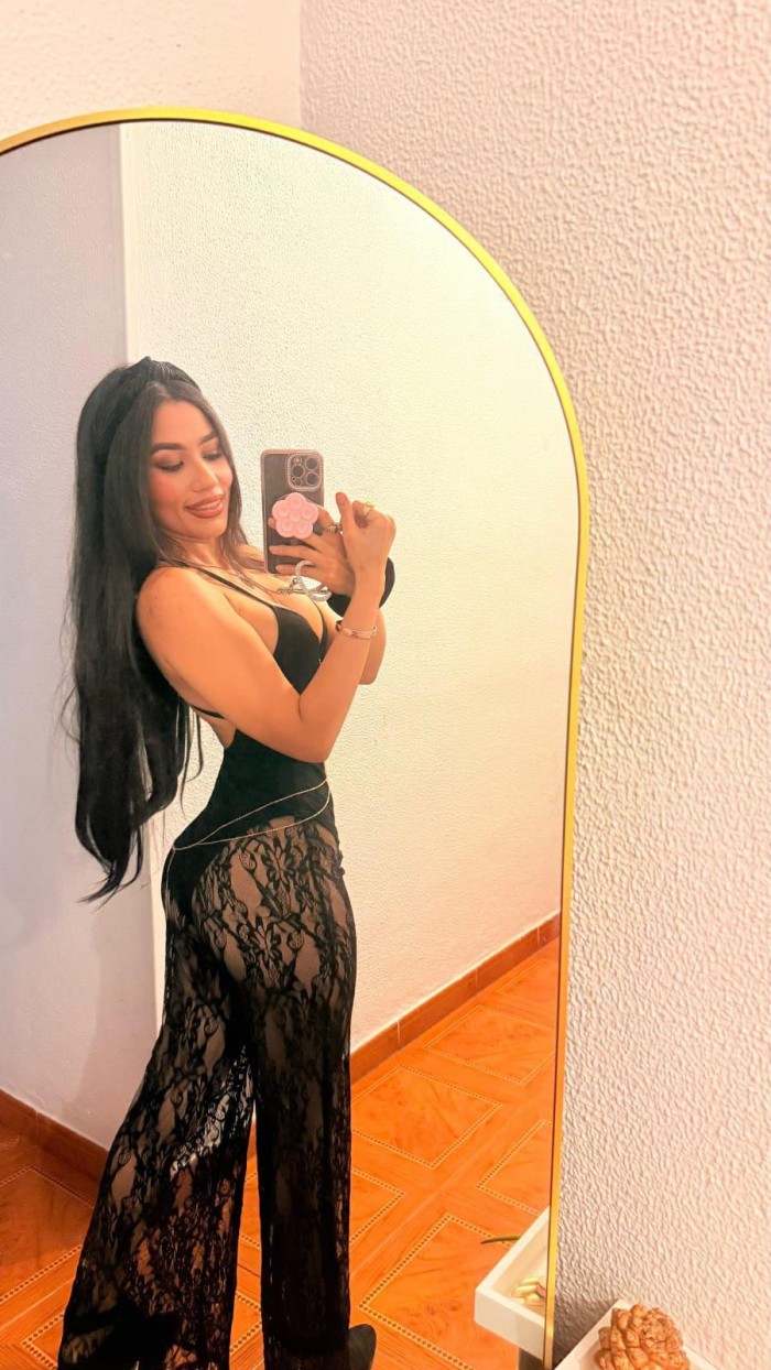 LUNA VENEZOLANA juguetona fiestera atiendo parejas EN TORREMOLINOS 24H