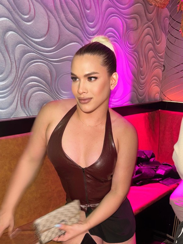 NOVEDAD ESPAÑOLA FIESTERA A TOPE EN ZARAGOZA AMANDA