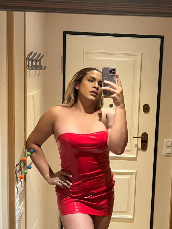 NOVEDAD ESPAÑOLA FIESTERA A TOPE EN ZARAGOZA AMANDA