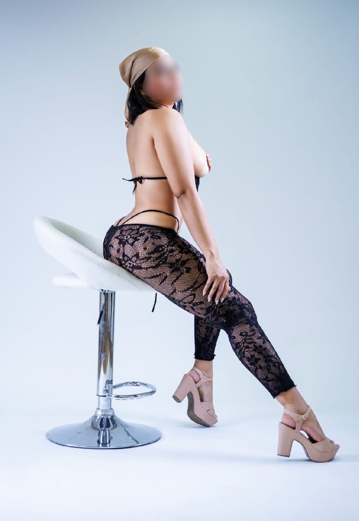 UNIVERSITARIA DISPONIBLE PARA UNA NOCHE DE PLACER