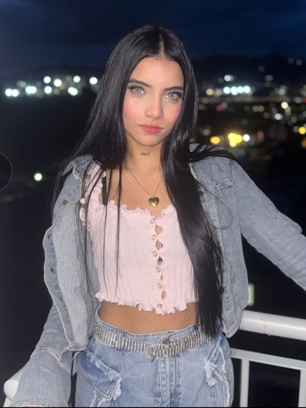 Isabella colombiana caliente