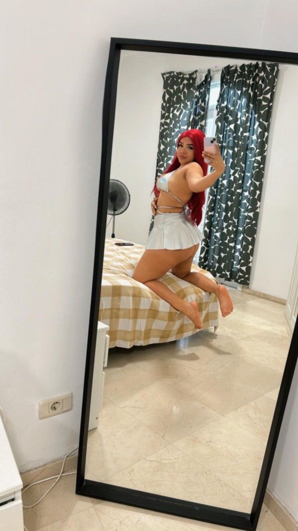 Carolina jovencita Sexy y Guapa