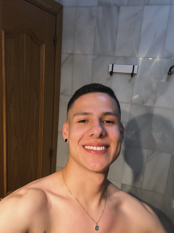 Sexy latino colombiano pollon discreto XL