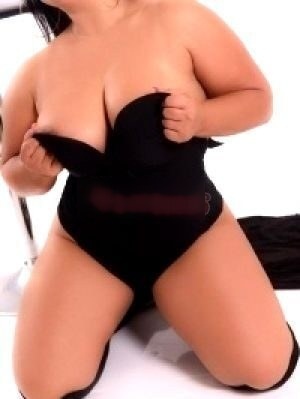 EXQUISITA, FLEXIBLE Y CON GANAS DE PLACER