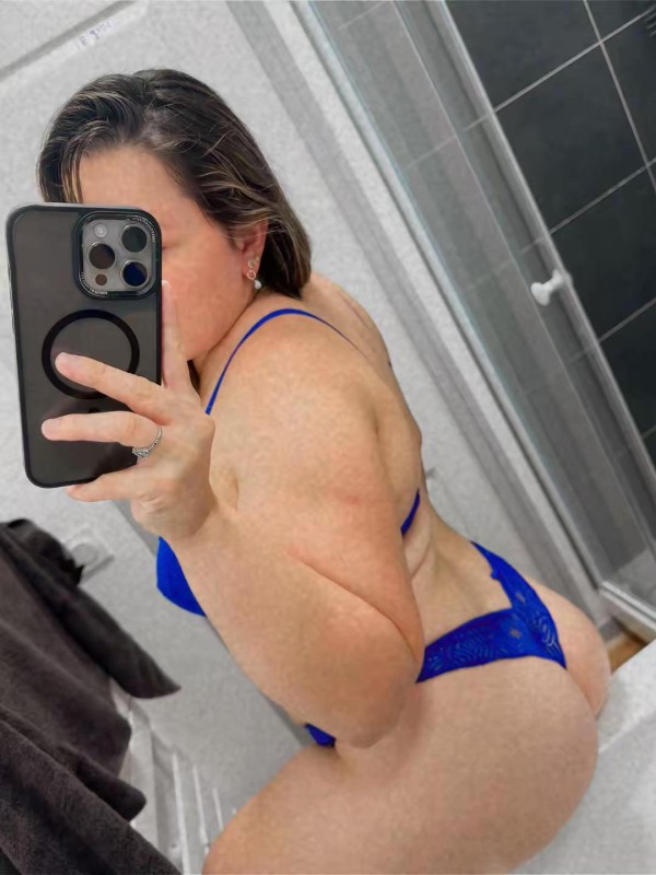 MAMADA RICA Y PROFUNDO, FIESTA Y PLACER ASEGURADO