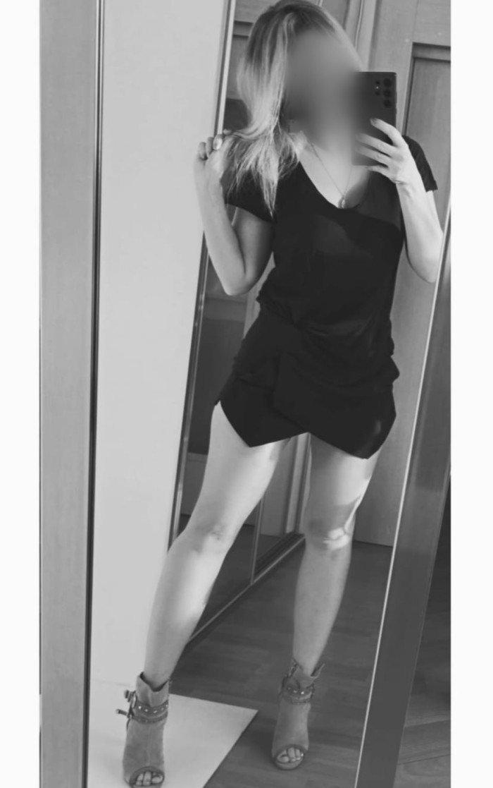 DELGADITA PROVOCATIVA, MORBOSA Y FIESTERA