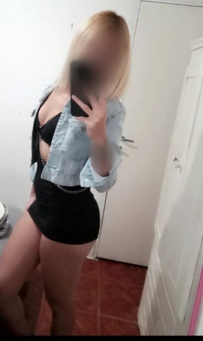 DELGADITA PROVOCATIVA, MORBOSA Y FIESTERA