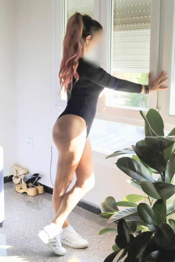 4 CHICAS SATISFACEN Para Todos GUSTOS