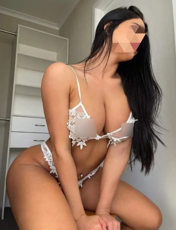 Noveda torre del mar chica fiestera cachonda