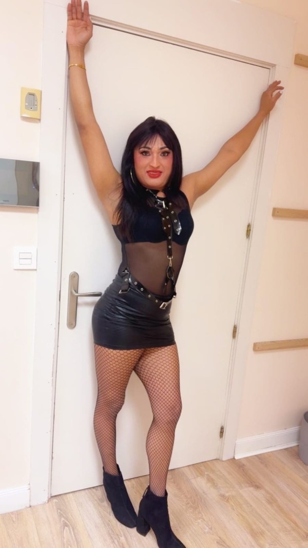 Mikaela muy fetichista fiestera sexo a top corridas garantizada