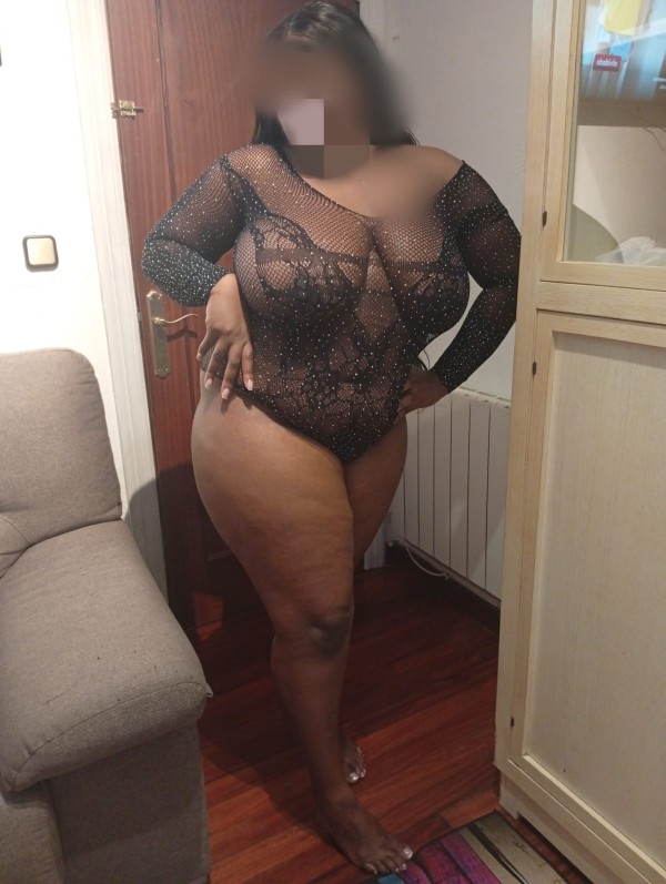 ESPECTACULAR MORENA LLENA DE MUCHO CARIÑO