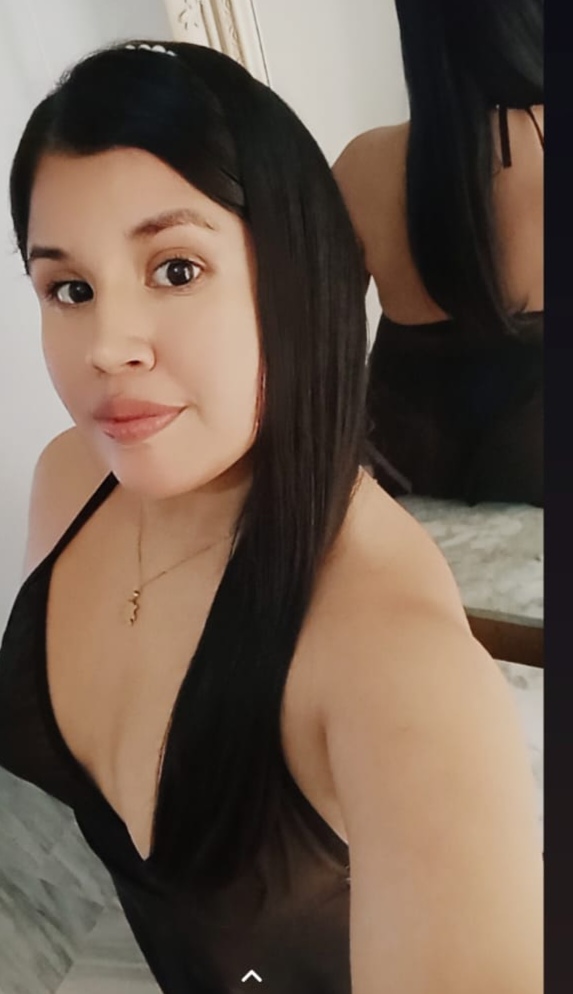 LATINA DULCE FOGOSA FIESTERA EN SABINILLAS 24 HS