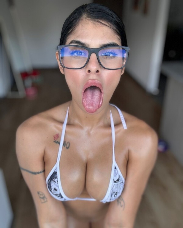 Vídeo personalizado salidas besos con lengua