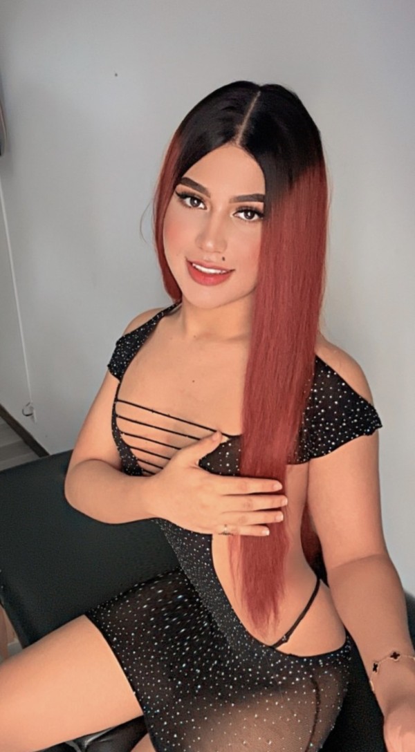 JOVEN TRANS DE 18 AÑITOS RECIEN LLEGADA IRÚN CONPLACINETE GUARRA Y CAÑERA