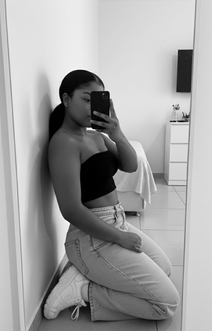 DIVERTIDA ME GUSTA FRANCéS NATURAL 24H  Escort –