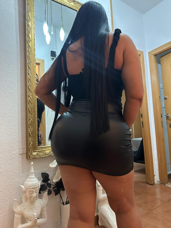 ¡SENCILLAMENTE ESPECTACULAR… EXUBERANTE*EXPLOSIVA *CALENTORRA *FIESTERA!