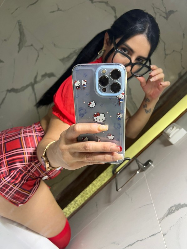 Tú cariñosa con mucho placer deseo y carisma.