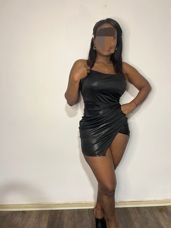 RICA Y DELICIOSA mulata COLOMBIANA FIESTERA desde 40€