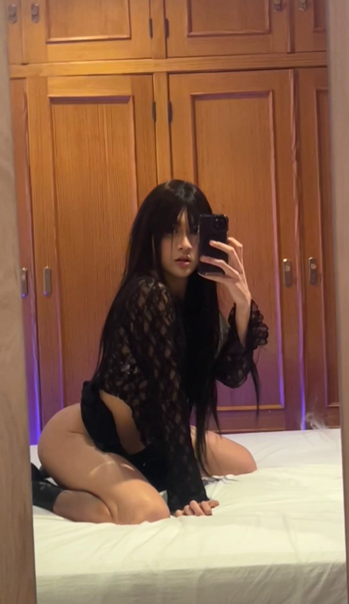 SARA ZORRA MORBOSA ADICTA AL SEXO Y AL PLACER