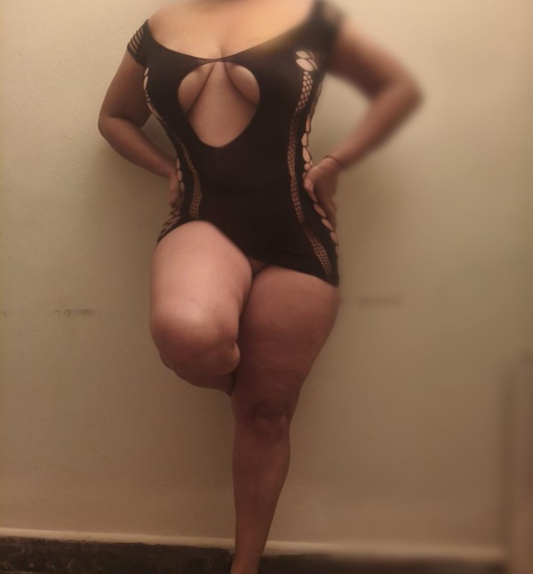 SARA  masajes y muy guarrilla