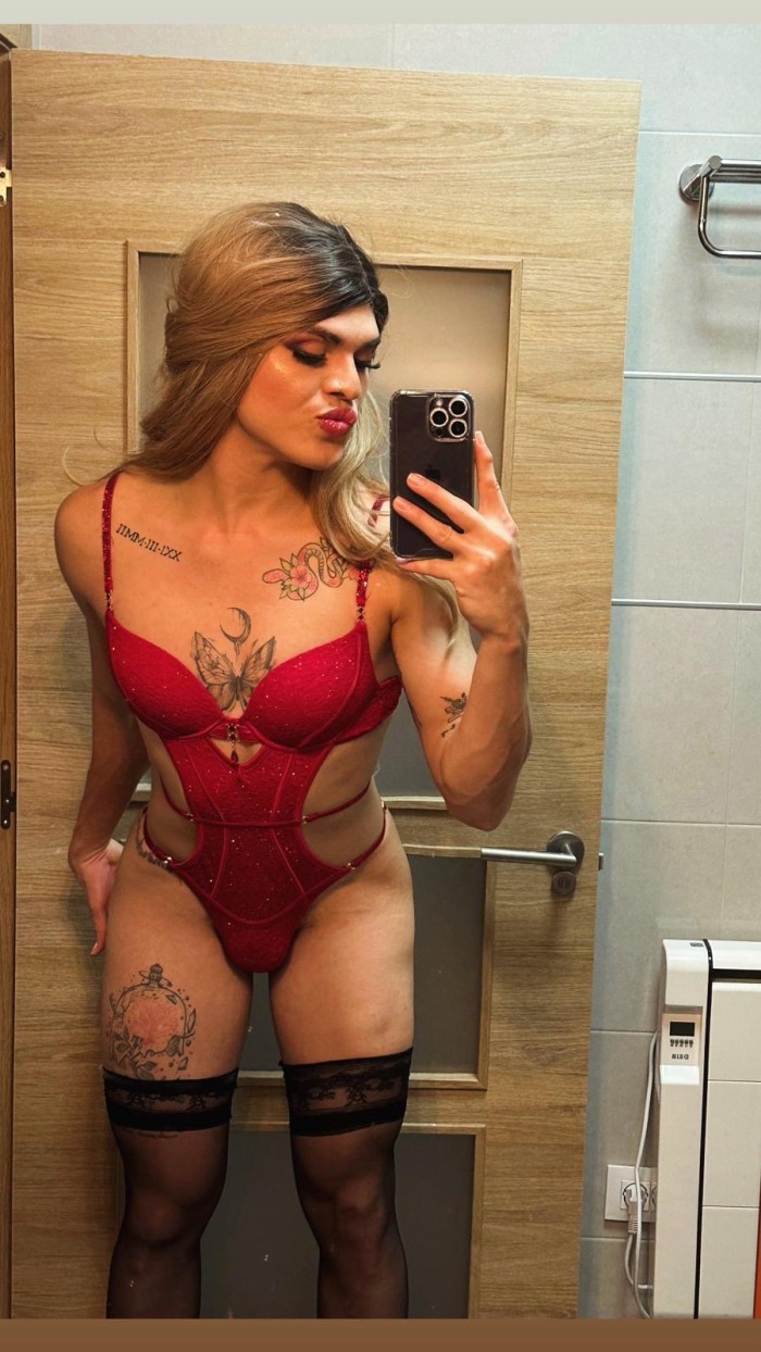 EXPERTA DOMINA, TE HUMILLO, TE ESCUPO, TE DOY MEOS