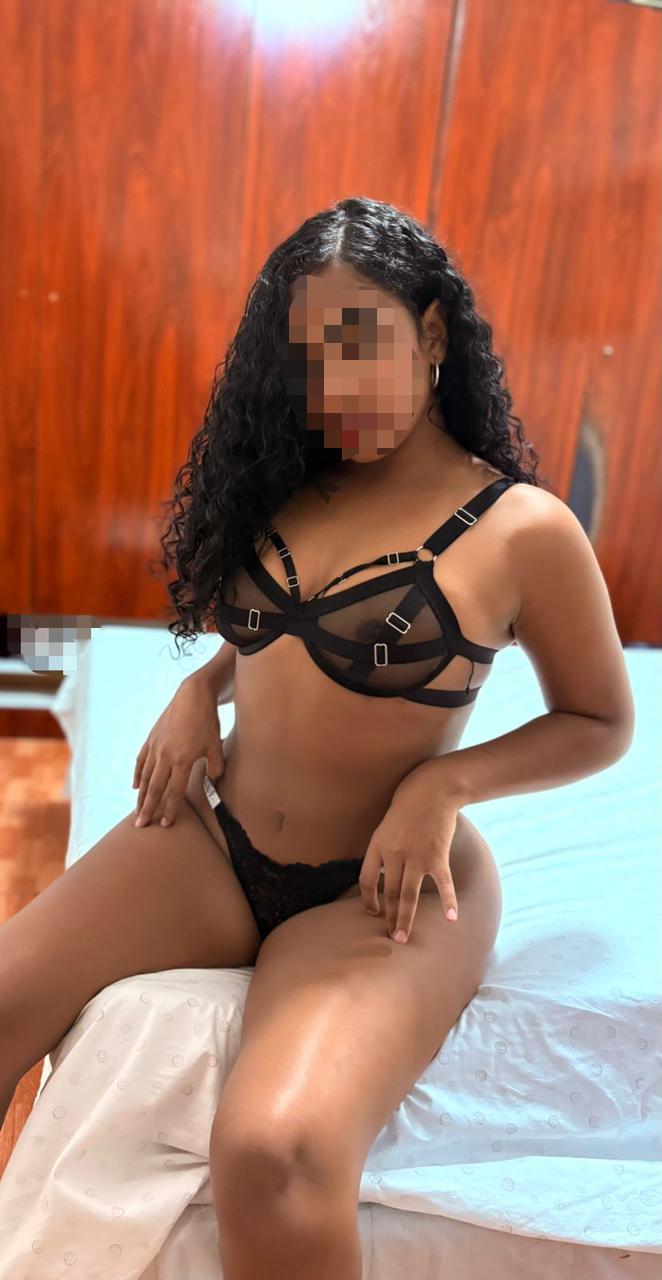 Grupo de chicas muy guarras y fiesteras en carrus