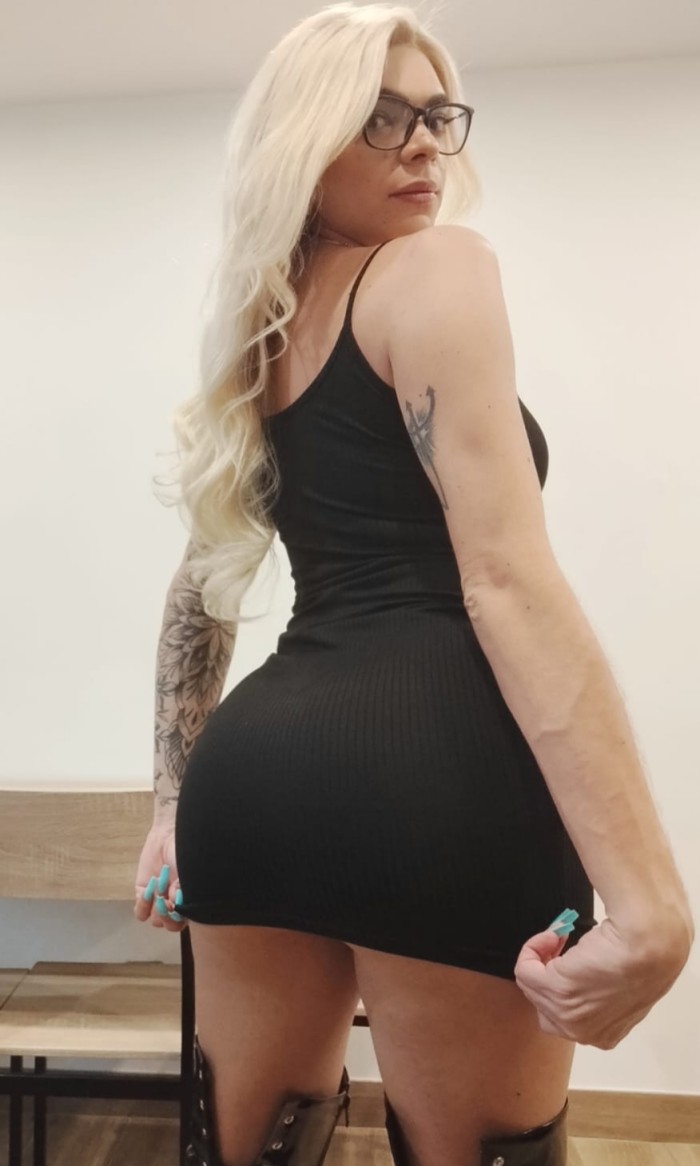  Tu chica fiestera para darte el mejor sexo