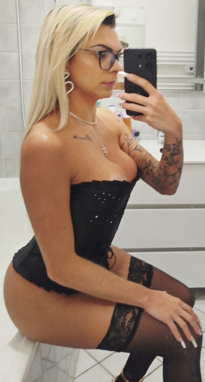 Tu chica fiestera para darte el mejor sexo