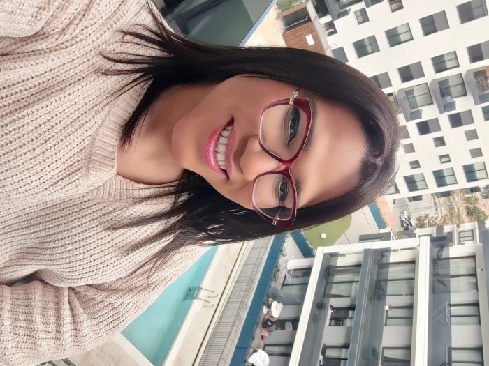 Diosa latina fogosa complaciente disponible