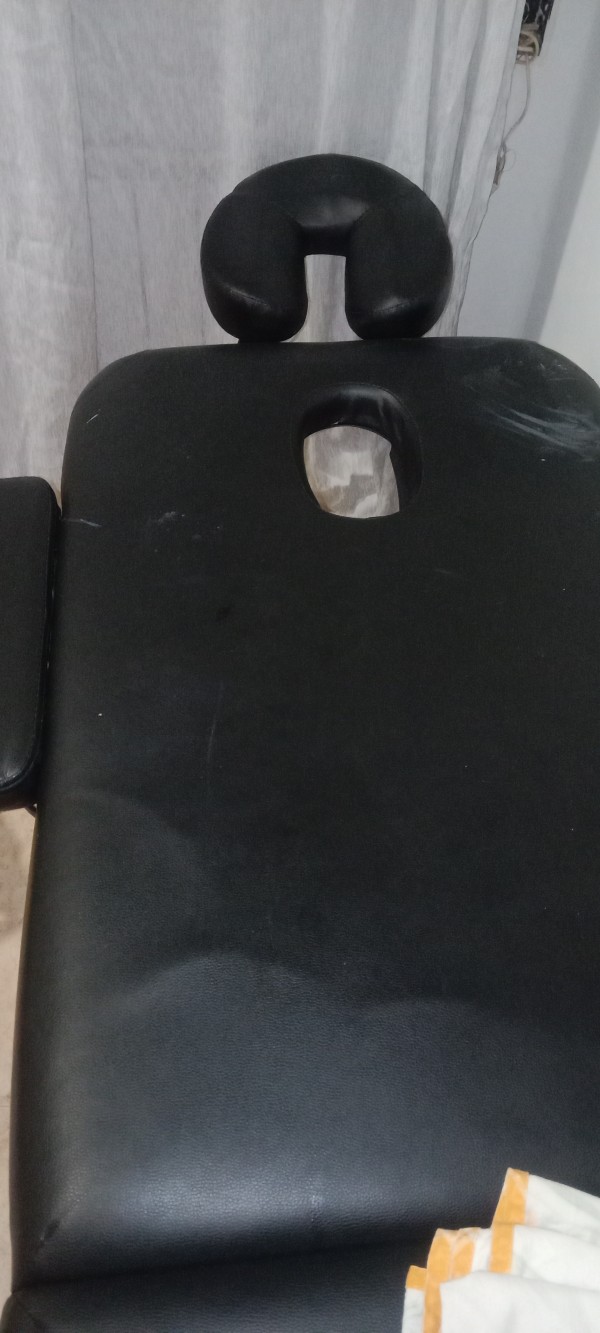 Rubia,pecho grande natural