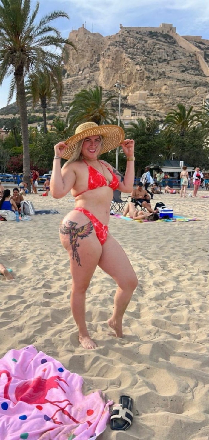 GRANDRES NALGAS Y  MUY ARDIENTES