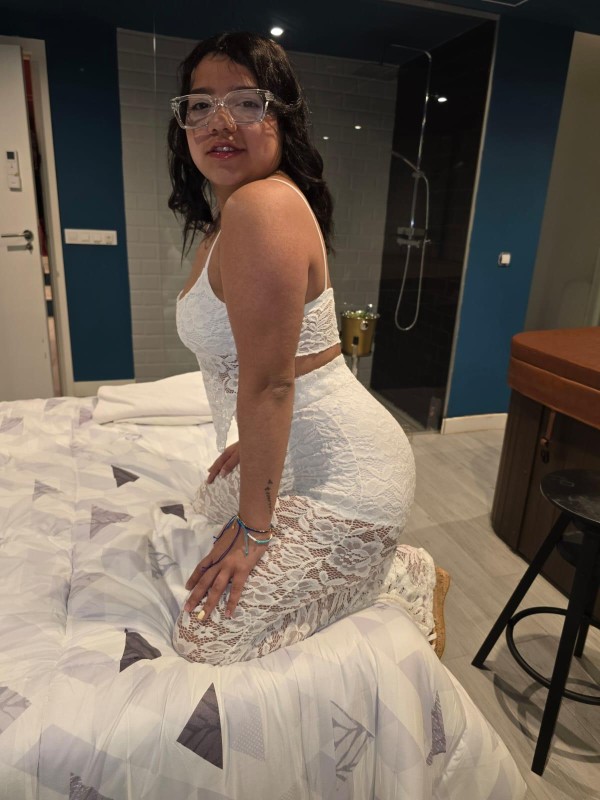 2 amigas MUY MORBOSAS con ganas de jugar!!!