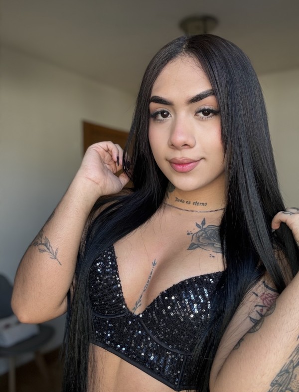 Cloee morenita trans de 20 añitos recién llegada
