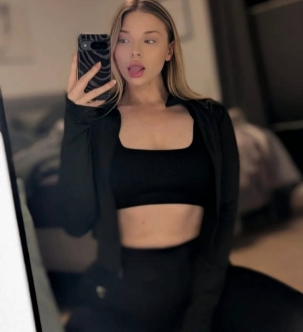 Soy Adriana Nueva en Barcelona HOSPITALET DE LLOBREGAT ESPERO CONOCERTE