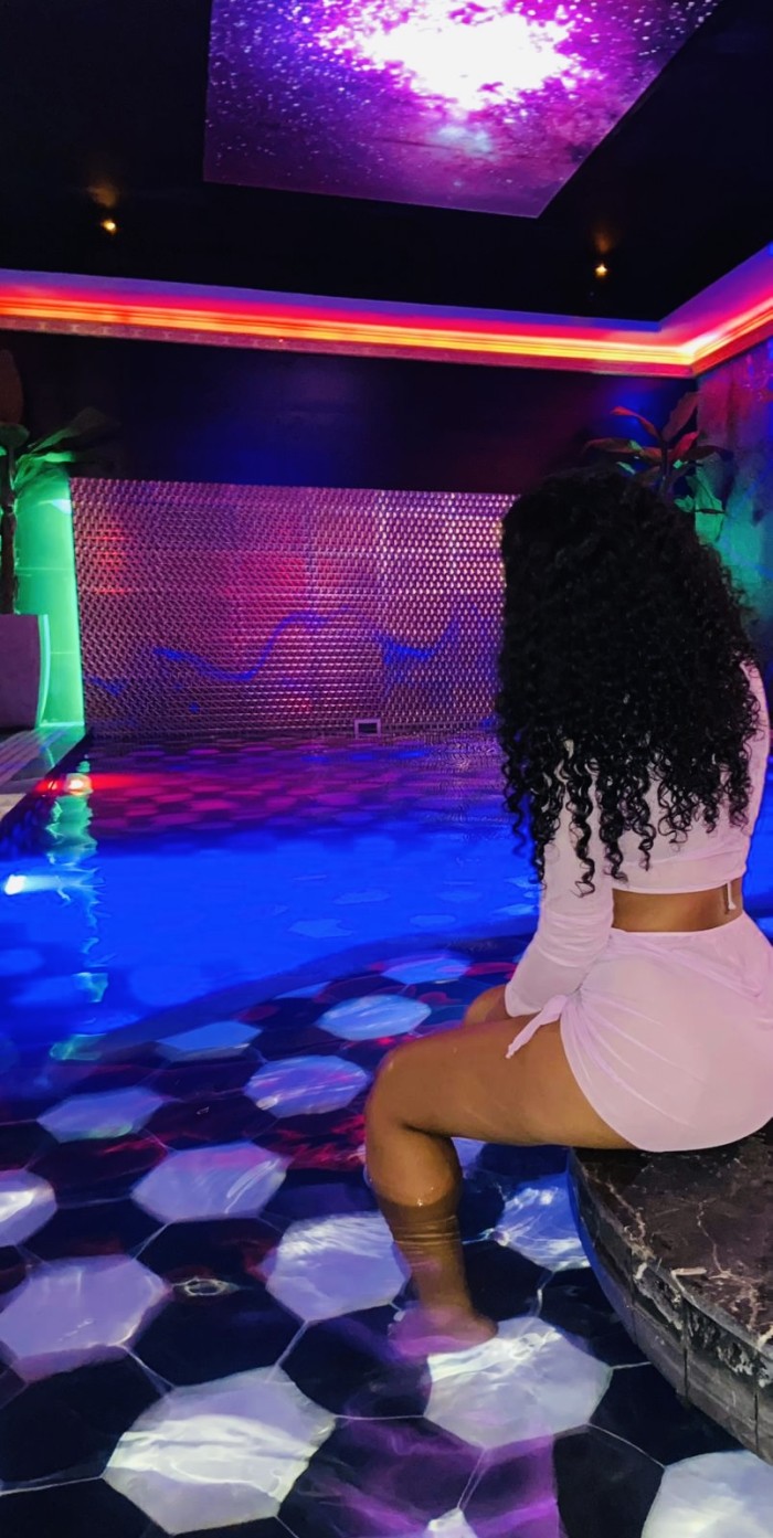 LINA — MULATA DE 19 AÑOS  si a todo