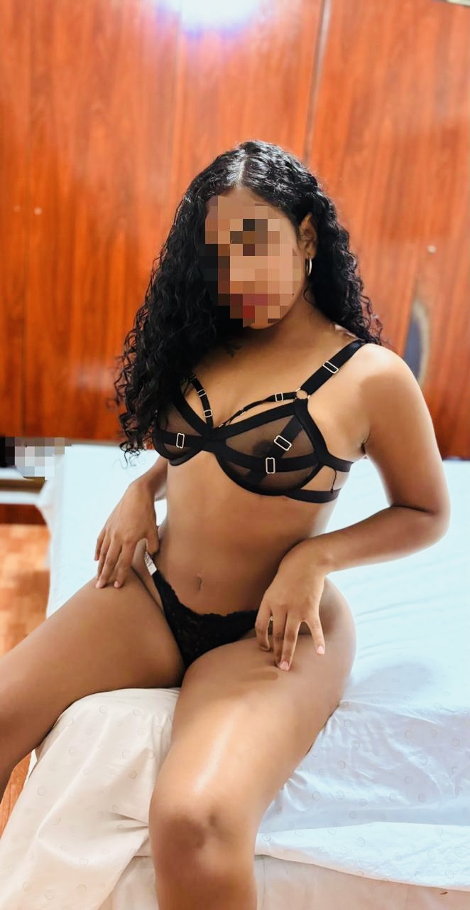 LINA — MULATA DE 19 AÑOS  si a todo