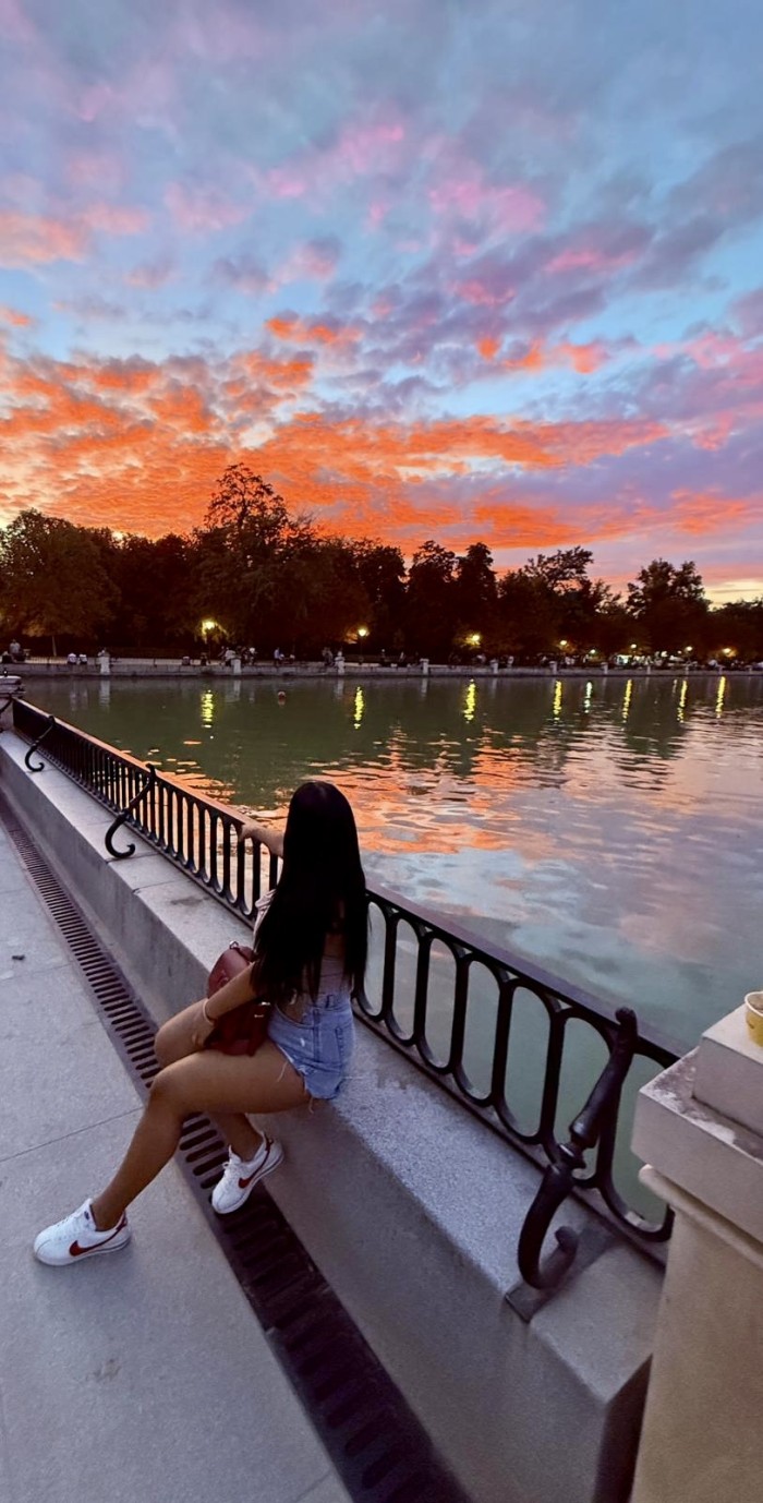 CHICAS AGRADABLES Y SENSUALES