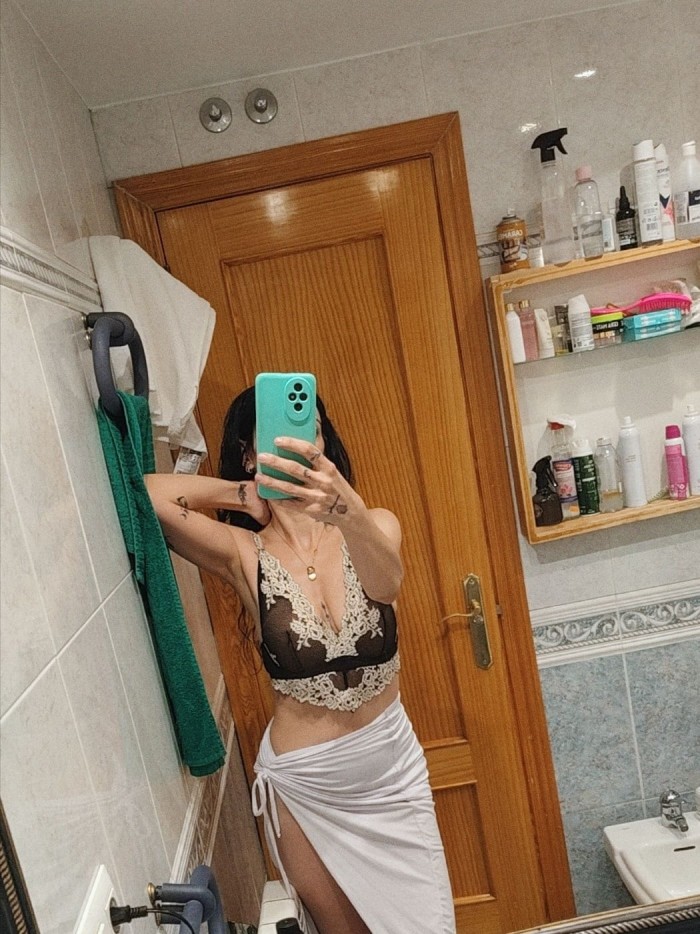 ALBA, TU ENCANTADORA Y HERMOSA ESPAÑOLA