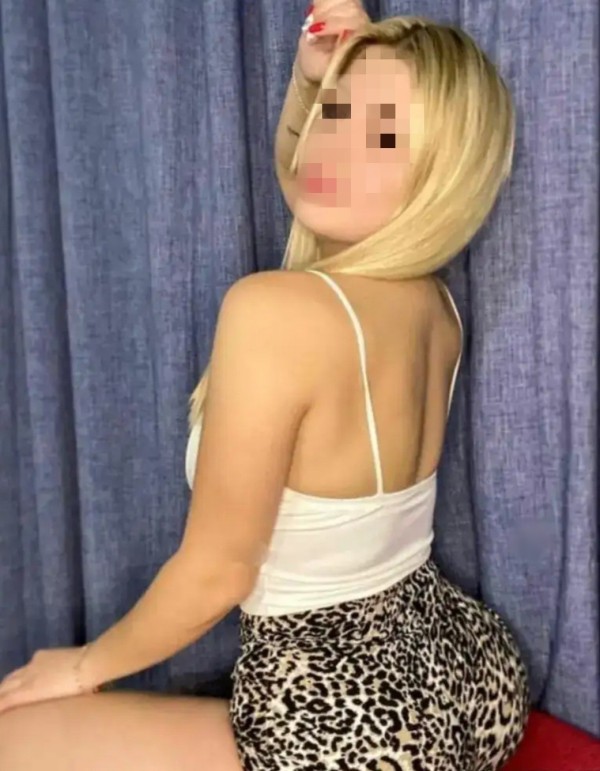 GUAPISIMA DIVERTIDA TRATO DE NOVIOS JAEN GRAN EJE