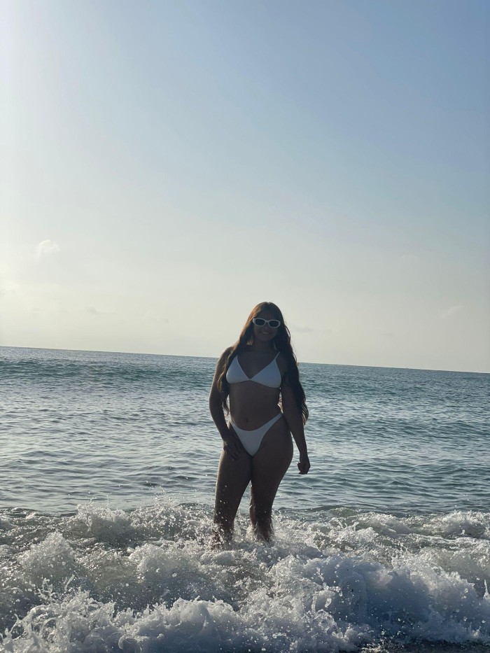 SENSUAL VENEZOLANA DE 20 AÑOS